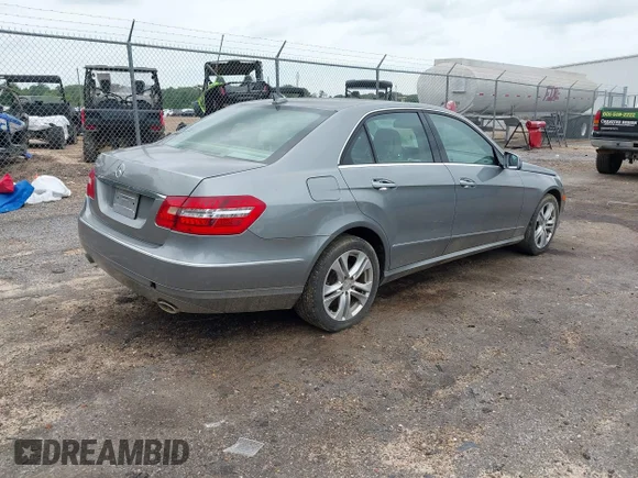 ✅ 2011 Mercedes-Benz E 350 Luxury • VIN: WDDHF5GB2BA434428 • Lot: 45327924. Wystawiony na IAAI z przebiegiem 175 978 mil. Bezpłatny archiwum sprzedaży aukcyjnych z USA i szczegółowy raport historii pojazdu na DreamBid. Zdjęcie 4.
