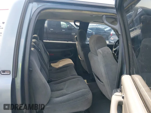 ✅ 2006 Chevrolet Silverado 1500 LS • VIN: 2GCEC13V661238118 • Lot: 44883991. Wystawiony na IAAI z przebiegiem 283 573 mil. Bezpłatny archiwum sprzedaży aukcyjnych z USA i szczegółowy raport historii pojazdu na DreamBid. Zdjęcie 8.