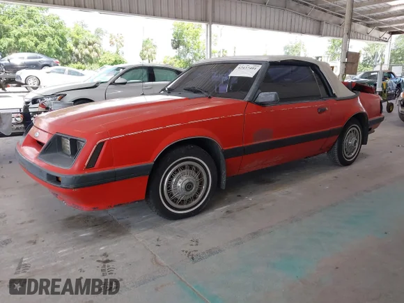 ✅ 1986 Ford Mustang GLX • VIN: 1FABP2738GF131495 • Lot: 42437401. Wystawiony na IAAI z przebiegiem 6 322 mil. Bezpłatny archiwum sprzedaży aukcyjnych z USA i szczegółowy raport historii pojazdu na DreamBid. Zdjęcie 2.