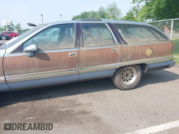✅ 1992 Buick Roadmaster • VIN: 1G4BR8371NW404852 • Lot: 42410580. Wystawiony na IAAI z przebiegiem 245 975 mil. Bezpłatny archiwum sprzedaży aukcyjnych z USA i szczegółowy raport historii pojazdu na DreamBid. Zdjęcie 6.
