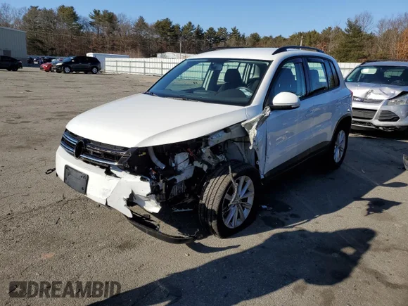 ✅ 2017 Volkswagen Tiguan S • VIN: WVGBV7AX4HK045193 • Лот: 39433403. Опубліковано раніше на Copart з пробігом 44 128 миль. Безкоштовний доступ до архіву аукціонних продажів зі США та докладний звіт про історію автомобіля на DreamBid. Зображення 1.
