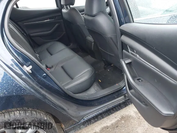 ✅ 2022 Mazda 3 Select • VIN: JM1BPAKLXN1518152 • Lot: 44505311. Wystawiony na IAAI z przebiegiem 41 605 mil. Bezpłatny archiwum sprzedaży aukcyjnych z USA i szczegółowy raport historii pojazdu na DreamBid. Zdjęcie 8.