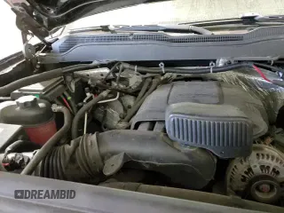 2017 Chevrolet Silverado 2500HD High Country z VIN 1GC1KXEG7HF246632, wystawiony jako Copart lot #69586095 z przebiegiem 117 071 mil mil oraz Szkoda całkowita • Salvage title. Historia ofert i sprzedaży dostępna na DreamBid. Obrazek 14.