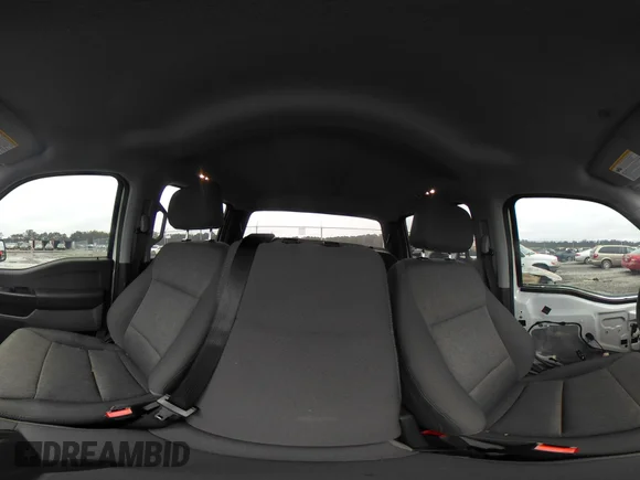 ✅ 2025 Ford F-150 XL • VIN: 1FTFW1L52SKD96686 • Лот: 43878281. Опубліковано раніше на IAAI з пробігом 13 768 миль. Безкоштовний доступ до архіву аукціонних продажів зі США та докладний звіт про історію автомобіля на DreamBid. Зображення 19.