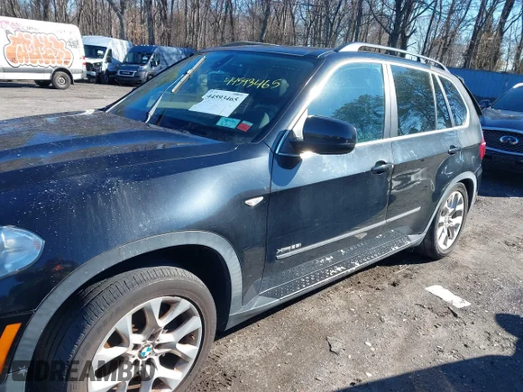 ✅ 2013 BMW X5 xDrive35i • VIN: 5UXZV4C56D0B16818 • Лот: 44593465. Опубліковано раніше на IAAI з пробігом 78 237 миль. Безкоштовний доступ до архіву аукціонних продажів зі США та докладний звіт про історію автомобіля на DreamBid. Зображення 2.