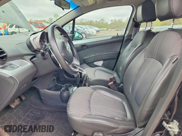 ✅ 2013 Chevrolet Spark LS • VIN: KL8CB6S90DC618714 • Lot: 50484146. Wystawiony na Copart z przebiegiem 91 075 mil. Bezpłatny archiwum sprzedaży aukcyjnych z USA i szczegółowy raport historii pojazdu na DreamBid. Zdjęcie 7.