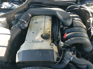 ✅ 1995 Mercedes-Benz E • VIN: WDBEA92E7SF310418 • Лот: 41762503. Опубликован ранее на IAAI с пробегом 206 153 миль. Бесплатный доступ к архиву аукционных продаж из США и подробный отчёт об истории автомобиля на DreamBid. Изображение 17.