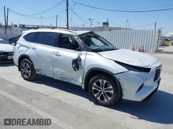 ✅ 2022 Toyota Highlander Hybrid XLE • VIN: 5TDHBRCH7NS558290 • Lot: 45170044. Listed on IAAI with 58,837 mi. Free auction sales archive from the USA and detailed vehicle history report at DreamBid. Image 1.