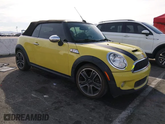 ✅ 2009 MINI Convertible S • VIN: WMWMS33529TG88325 • Lot: 44470042. Wystawiony na IAAI z przebiegiem 87 281 mil. Bezpłatny archiwum sprzedaży aukcyjnych z USA i szczegółowy raport historii pojazdu na DreamBid. Zdjęcie 1.