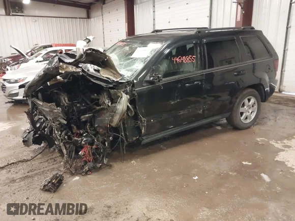 ✅ 2009 Jeep Grand Cherokee Laredo • VIN: 1J8GR48K79C529113 • Lot: 44648855. Wystawiony na IAAI z przebiegiem 141 390 mil. Bezpłatny archiwum sprzedaży aukcyjnych z USA i szczegółowy raport historii pojazdu na DreamBid. Zdjęcie 2.