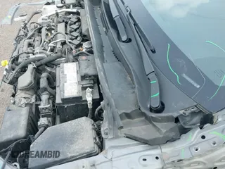 ✅ 2022 Toyota Corolla SE Nightshade • VIN: 5YFS4MCE4NP131005 • Lot: 42723706. Wystawiony na IAAI z przebiegiem 75 054 mil. Bezpłatny archiwum sprzedaży aukcyjnych z USA i szczegółowy raport historii pojazdu na DreamBid. Zdjęcie 19.