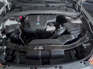 ✅ 2014 BMW X1 xDrive28i • VIN: WBAVL1C54EVY12578 • Lot: 91932925. Wystawiony na Copart z przebiegiem 80 434 mil. Bezpłatny archiwum sprzedaży aukcyjnych z USA i szczegółowy raport historii pojazdu na DreamBid. Zdjęcie 11.