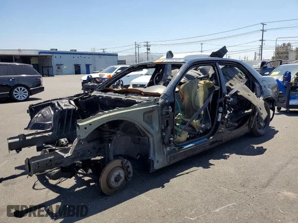 ✅ 2022 Chrysler 300 S • VIN: 2C3CCABT3NH193754 • Lot: 57082606. Wystawiony na Copart z przebiegiem Nie podano. Bezpłatny archiwum sprzedaży aukcyjnych z USA i szczegółowy raport historii pojazdu na DreamBid. Zdjęcie 1.