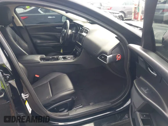 ✅ 2018 Jaguar XE 25t Premium • VIN: SAJAD4FX4JCP21797 • Лот: 43187529. Опубліковано раніше на IAAI з пробігом 93 249 миль. Безкоштовний доступ до архіву аукціонних продажів зі США та докладний звіт про історію автомобіля на DreamBid. Зображення 5.