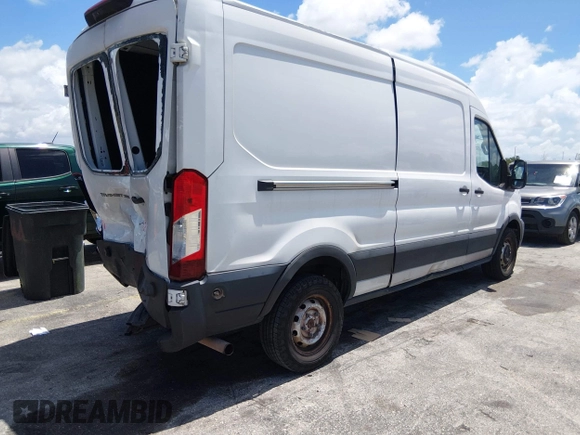 ✅ 2020 Ford Transit Cargo • VIN: 1FTBR1C81LKA04847 • Lot: 45185452. Wystawiony na IAAI z przebiegiem 163 670 mil. Bezpłatny archiwum sprzedaży aukcyjnych z USA i szczegółowy raport historii pojazdu na DreamBid. Zdjęcie 4.
