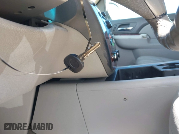 ✅ 2013 Chevrolet Tahoe LT • VIN: 1GNSCBE07DR349394 • Lot: 44513764. Wystawiony na IAAI z przebiegiem 240 401 mil. Bezpłatny archiwum sprzedaży aukcyjnych z USA i szczegółowy raport historii pojazdu na DreamBid. Zdjęcie 11.