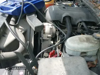 ✅ 2003 Chevrolet Suburban LT • VIN: 1GNEC16Z13J140136 • Lot: 42142827. Listed on IAAI with 252,698 mi. Free auction sales archive from the USA and detailed vehicle history report at DreamBid. Image 12.