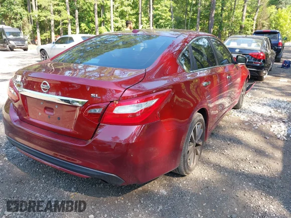 ✅ 2018 Nissan Altima SR • VIN: 1N4AL3AP4JC213743 • Lot: 45407872. Wystawiony na IAAI z przebiegiem 168 896 mil. Bezpłatny archiwum sprzedaży aukcyjnych z USA i szczegółowy raport historii pojazdu na DreamBid. Zdjęcie 4.