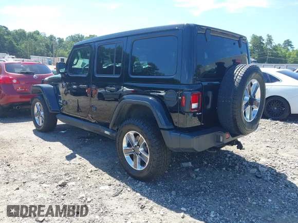 ✅ 2022 Jeep Wrangler Unlimited Sahara Altitude • VIN: 1C4HJXEG3NW118353 • Lot: 42710775. Wystawiony na IAAI z przebiegiem 59 318 mil. Bezpłatny archiwum sprzedaży aukcyjnych z USA i szczegółowy raport historii pojazdu na DreamBid. Zdjęcie 3.