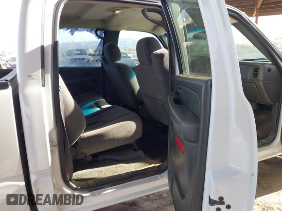 ✅ 2007 Chevrolet Silverado 1500 LS • VIN: 2GCEC13V971176599 • Lot: 44362477. Wystawiony na IAAI z przebiegiem 242 072 mil. Bezpłatny archiwum sprzedaży aukcyjnych z USA i szczegółowy raport historii pojazdu na DreamBid. Zdjęcie 8.