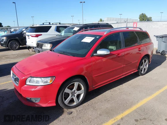 ✅ 2011 Volvo V50 • VIN: YV1672MW0B2604763 • Lot: 45234485. Listed on IAAI with 206,767 mi. Free auction sales archive from the USA and detailed vehicle history report at DreamBid. Image 2.