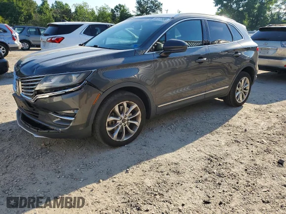 ✅ 2018 Lincoln MKC Select • VIN: 5LMCJ2D97JUL22572 • Lot: 56177556. Wystawiony na Copart z przebiegiem 100 057 mil. Bezpłatny archiwum sprzedaży aukcyjnych z USA i szczegółowy raport historii pojazdu na DreamBid. Zdjęcie 1.