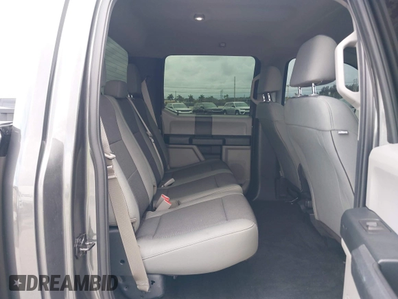 ✅ 2017 Ford F-150 XLT • VIN: 1FTEW1E84HKE26461 • Lot: 45058144. Wystawiony na IAAI z przebiegiem 33 383 mil. Bezpłatny archiwum sprzedaży aukcyjnych z USA i szczegółowy raport historii pojazdu na DreamBid. Zdjęcie 8.