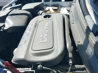 ✅ 2018 Jeep Cherokee Latitude Plus • VIN: 1C4PJLLB8JD584569 • Lot: 43214560. Listed on IAAI with 152,103 mi. Free auction sales archive from the USA and detailed vehicle history report at DreamBid. Image 19.