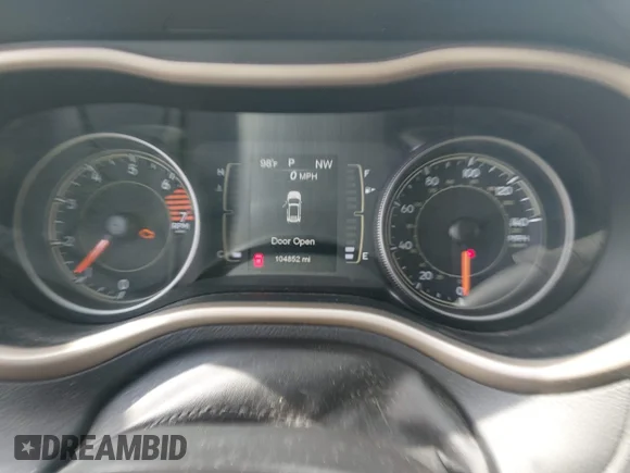 ✅ 2017 Jeep Cherokee Latitude • VIN: 1C4PJMCB7HW543886 • Lot: 45187384. Wystawiony na IAAI z przebiegiem 104 852 mil. Bezpłatny archiwum sprzedaży aukcyjnych z USA i szczegółowy raport historii pojazdu na DreamBid. Zdjęcie 7.