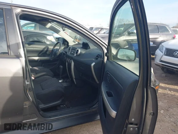 ✅ 2005 Scion xA • VIN: JTKKT604X50105439 • Лот: 44307705. Опубликован ранее на IAAI с пробегом 218 092 миль. Бесплатный доступ к архиву аукционных продаж из США и подробный отчёт об истории автомобиля на DreamBid. Изображение 5.
