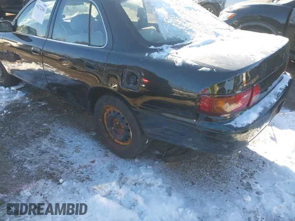 ✅ 1996 Toyota Camry DX • VIN: 4T1BG12K7TU654513 • Lot: 44272366. Wystawiony na IAAI z przebiegiem 239 180 mil. Bezpłatny archiwum sprzedaży aukcyjnych z USA i szczegółowy raport historii pojazdu na DreamBid. Zdjęcie 6.