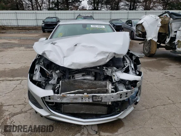 ✅ 2019 Chevrolet Cruze LT • VIN: 1G1BE5SM2K7116746 • Lot: 43014683. Wystawiony na Copart z przebiegiem 113 735 mil. Bezpłatny archiwum sprzedaży aukcyjnych z USA i szczegółowy raport historii pojazdu na DreamBid. Zdjęcie 5.