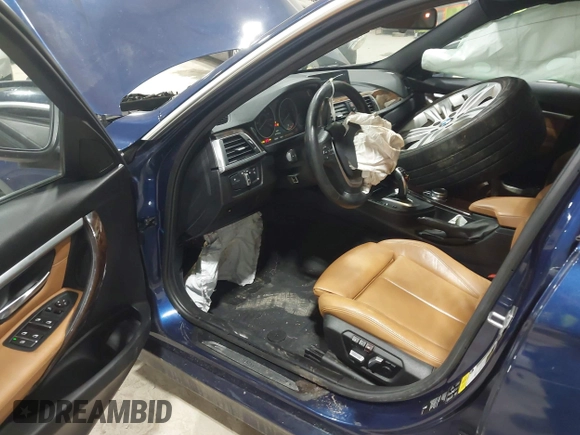 ✅ 2018 BMW 3 Series 330i xDrive • VIN: WBA8D9C52JEM32948 • Lot: 44124419. Wystawiony na IAAI z przebiegiem 103 984 mil. Bezpłatny archiwum sprzedaży aukcyjnych z USA i szczegółowy raport historii pojazdu na DreamBid. Zdjęcie 5.