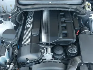 ✅ 2002 BMW 3 Series 330i • VIN: WBAEV53402KM21739 • Lot: 42170772. Wystawiony na IAAI z przebiegiem 185 571 mil. Bezpłatny archiwum sprzedaży aukcyjnych z USA i szczegółowy raport historii pojazdu na DreamBid. Zdjęcie 19.