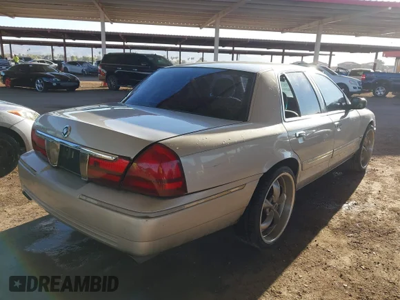 ✅ 2003 Mercury Grand Marquis GS Convenience • VIN: 2MEFM74W83X688078 • Lot: 43915017. Wystawiony na IAAI z przebiegiem 227 679 mil. Bezpłatny archiwum sprzedaży aukcyjnych z USA i szczegółowy raport historii pojazdu na DreamBid. Zdjęcie 4.
