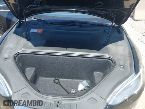 ✅ 2018 Tesla Model S 75D • VIN: 5YJSA1E2XJF252489 • Lot: 45230655. Listed on IAAI with 79,034 mi. Free auction sales archive from the USA and detailed vehicle history report at DreamBid. Image 10.