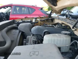 ✅ 2007 Chevrolet Silverado 2500HD Work Truck • VIN: 1GCHC24U97E115034 • Lot: 42288949. Wystawiony na IAAI z przebiegiem 108 638 mil. Bezpłatny archiwum sprzedaży aukcyjnych z USA i szczegółowy raport historii pojazdu na DreamBid. Zdjęcie 12.