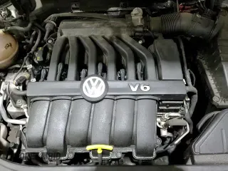 ✅ 2014 Volkswagen CC Executive • VIN: WVWGU7AN5EE525409 • Lot: 83964324. Listed on Copart with 118,465 mi. Free auction sales archive from the USA and detailed vehicle history report at DreamBid. Image 15.