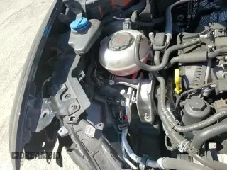 ✅ 2020 Audi Q3 S line Premium • VIN: WA1DECF33L1045626 • Lot: 70642745. Wystawiony na Copart z przebiegiem 71 055 mil. Bezpłatny archiwum sprzedaży aukcyjnych z USA i szczegółowy raport historii pojazdu na DreamBid. Zdjęcie 15.