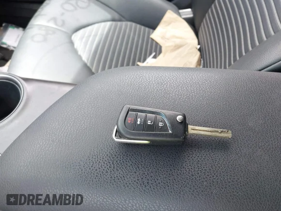 ✅ 2023 Toyota Camry SE • VIN: 4T1G11AK9PU734619 • Lot: 45202021. Wystawiony na IAAI z przebiegiem 57 672 mil. Bezpłatny archiwum sprzedaży aukcyjnych z USA i szczegółowy raport historii pojazdu na DreamBid. Zdjęcie 11.