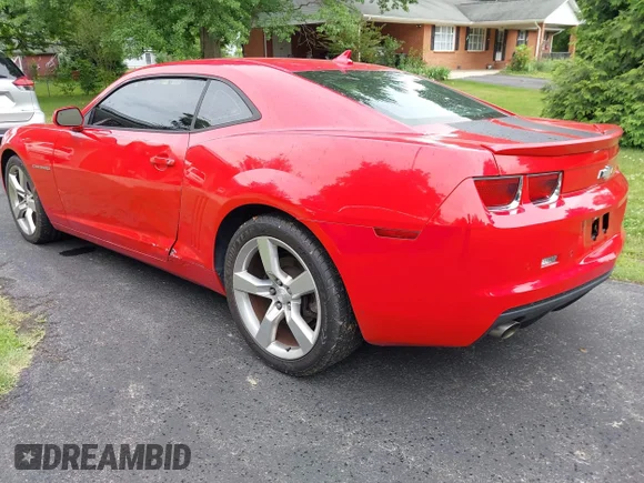 ✅ 2012 Chevrolet Camaro 2LT • VIN: 2G1FC1E31C9121939 • Lot: 45222378. Wystawiony na IAAI z przebiegiem 155 338 mil. Bezpłatny archiwum sprzedaży aukcyjnych z USA i szczegółowy raport historii pojazdu na DreamBid. Zdjęcie 3.