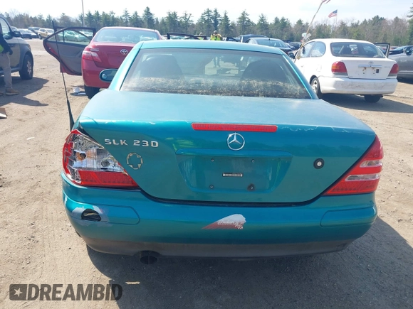 ✅ 1998 Mercedes-Benz SLK 230/320 • VIN: WDBKK47F8WF036317 • Lot: 44979879. Wystawiony na IAAI z przebiegiem 122 607 mil. Bezpłatny archiwum sprzedaży aukcyjnych z USA i szczegółowy raport historii pojazdu na DreamBid. Zdjęcie 12.