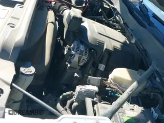 ✅ 2017 Chevrolet Silverado 2500HD Work Truck • VIN: 1GC1KUEG0HF101947 • Lot: 43635344. Wystawiony na IAAI z przebiegiem 188 245 mil. Bezpłatny archiwum sprzedaży aukcyjnych z USA i szczegółowy raport historii pojazdu na DreamBid. Zdjęcie 19.