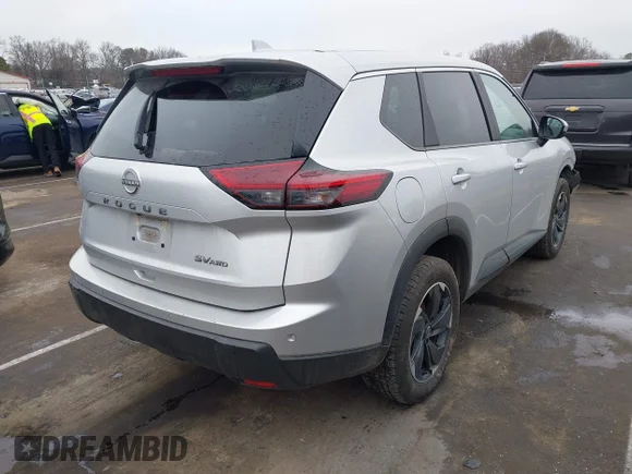 ✅ 2024 Nissan Rogue SV • VIN: 5N1BT3BB0RC685298 • Lot: 44164764. Wystawiony na IAAI z przebiegiem 50 796 mil. Bezpłatny archiwum sprzedaży aukcyjnych z USA i szczegółowy raport historii pojazdu na DreamBid. Zdjęcie 4.