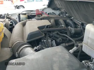 ✅ 2019 Nissan NV Cargo S • VIN: 1N6BF0KY3KN808372 • Lot: 41729994. Wystawiony na IAAI z przebiegiem 139 651 mil. Bezpłatny archiwum sprzedaży aukcyjnych z USA i szczegółowy raport historii pojazdu na DreamBid. Zdjęcie 19.