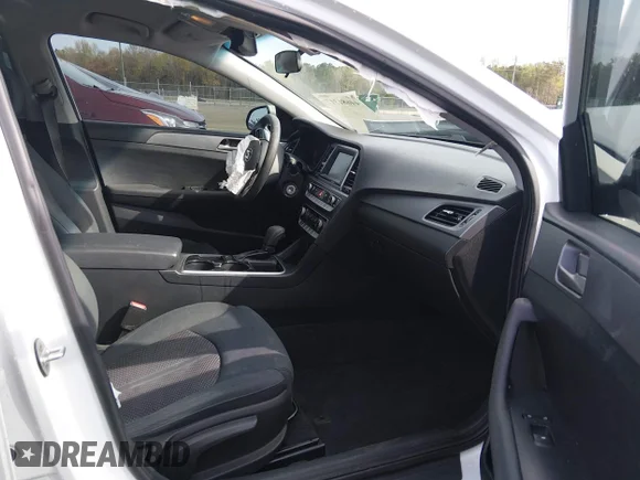 ✅ 2019 Hyundai Sonata SE • VIN: 5NPE24AF8KH734370 • Lot: 44681317. Wystawiony na IAAI z przebiegiem 81 265 mil. Bezpłatny archiwum sprzedaży aukcyjnych z USA i szczegółowy raport historii pojazdu na DreamBid. Zdjęcie 5.