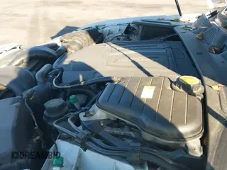 ✅ 2014 Jaguar XJ • VIN: SAJWA1CZ1E8V72082 • Лот: 43448896. Опубликован ранее на IAAI с пробегом 171 152 миль. Бесплатный доступ к архиву аукционных продаж из США и подробный отчёт об истории автомобиля на DreamBid. Изображение 19.