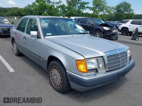 ✅ 1993 Mercedes-Benz 300 • VIN: WDBEA28EXPB966206 • Lot: 42666735. Wystawiony na IAAI z przebiegiem 87 874 mil. Bezpłatny archiwum sprzedaży aukcyjnych z USA i szczegółowy raport historii pojazdu na DreamBid. Zdjęcie 6.