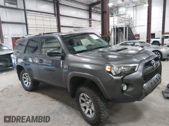 ✅ 2015 Toyota 4Runner Trail • VIN: JTEBU5JR0F5240048 • Lot: 45355358. Wystawiony na IAAI z przebiegiem 157 989 mil. Bezpłatny archiwum sprzedaży aukcyjnych z USA i szczegółowy raport historii pojazdu na DreamBid. Zdjęcie 1.