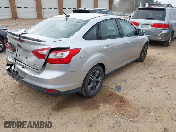 ✅ 2014 Ford Focus SE • VIN: 1FADP3F29EL243745 • Lot: 44067874. Wystawiony na IAAI z przebiegiem 158 278 mil. Bezpłatny archiwum sprzedaży aukcyjnych z USA i szczegółowy raport historii pojazdu na DreamBid. Zdjęcie 4.